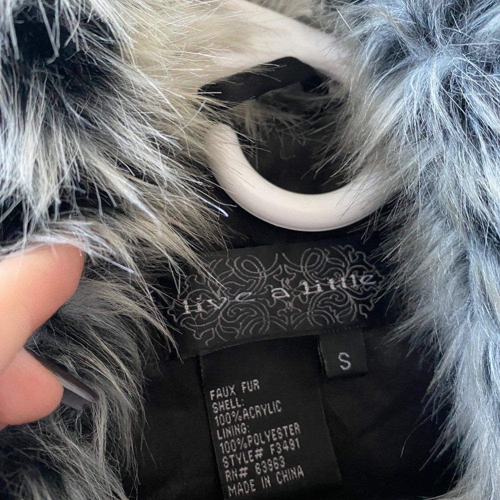 Fur Vest - Picture 2 of 3